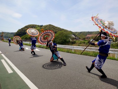 鳥取市指定無形民俗文化財「青谷駅前傘踊り」