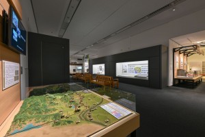 中世・天正９年鳥取城攻め復元模型(１)